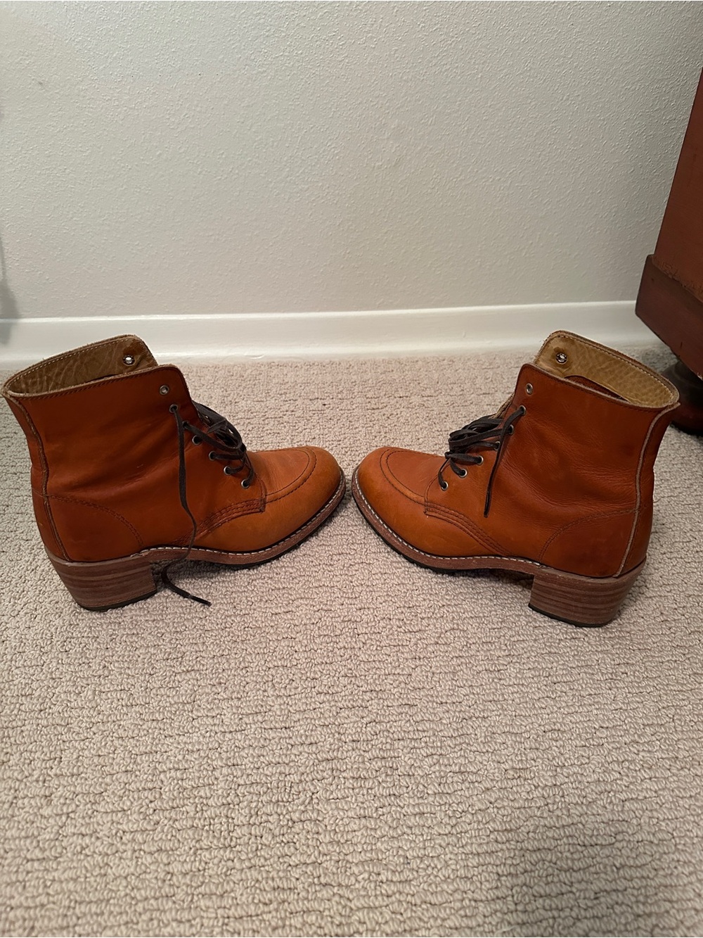 Red Wing Shoes Tan Leather Moc-Toe Heeled Boots - Picture 4 of 11